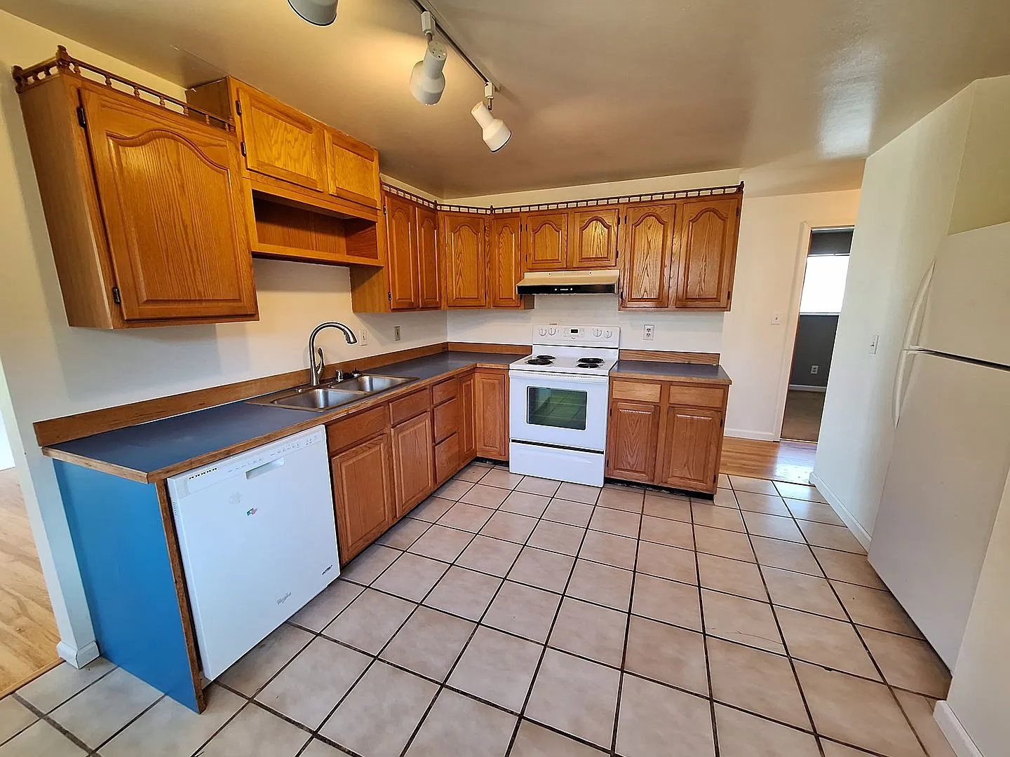Lovely 3 Bedroom House in Ferndale — Photo 4