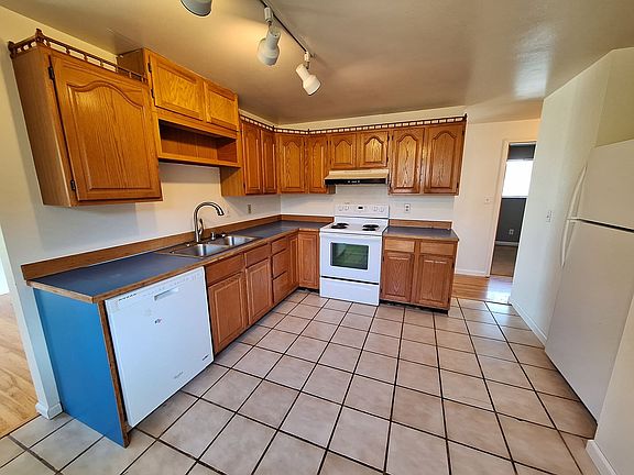 4th image of 5867 Madrona Dr