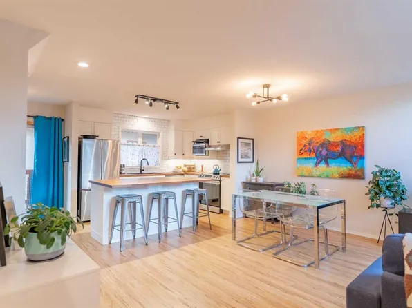 601 E 4th St #2, Canmore, AB T1W 2G7