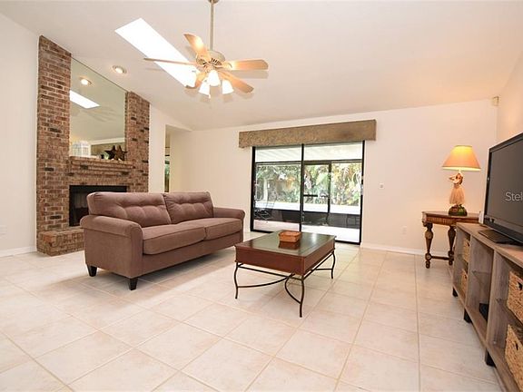5th image of 8242 Crosswicks Dr