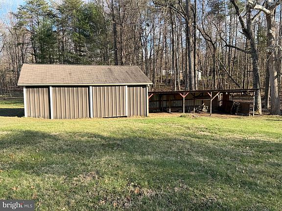 2nd image of 128 Courthouse Rd