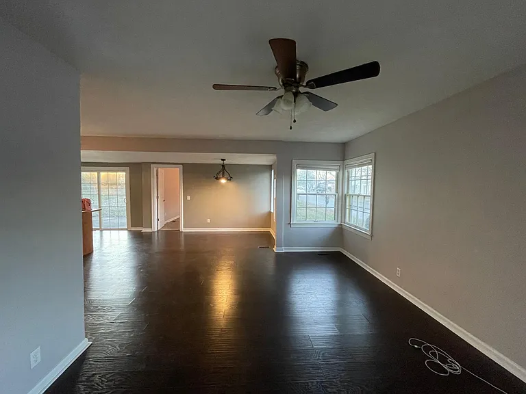 1541 S Kickapoo Ave — Photo 7
