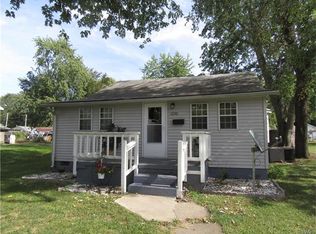 1230 N 7th St, Vandalia, IL 62471
