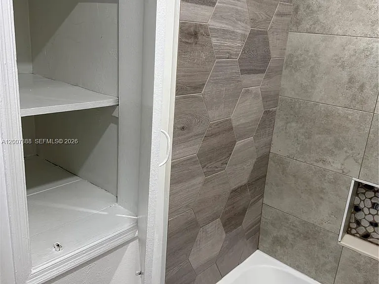 645 NE 35th St #1 — Photo 7