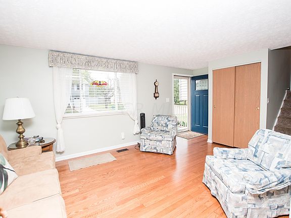 4th image of 2342 Warfield Dr