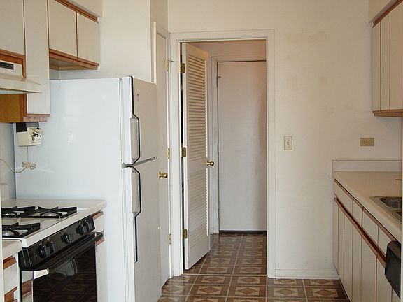 2nd image of 559 Woodhaven Dr