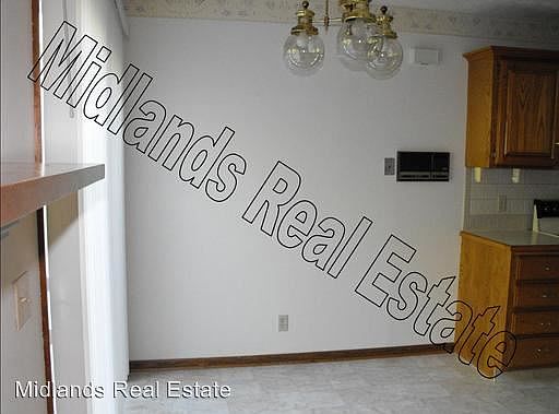 4th image of 15008 Normandy Blvd