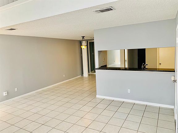 4th image of 13840 Hollowgreen Dr