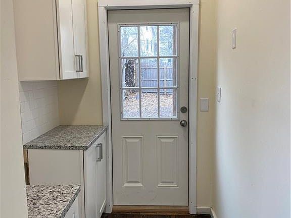 4th image of 69 Fountain St #1
