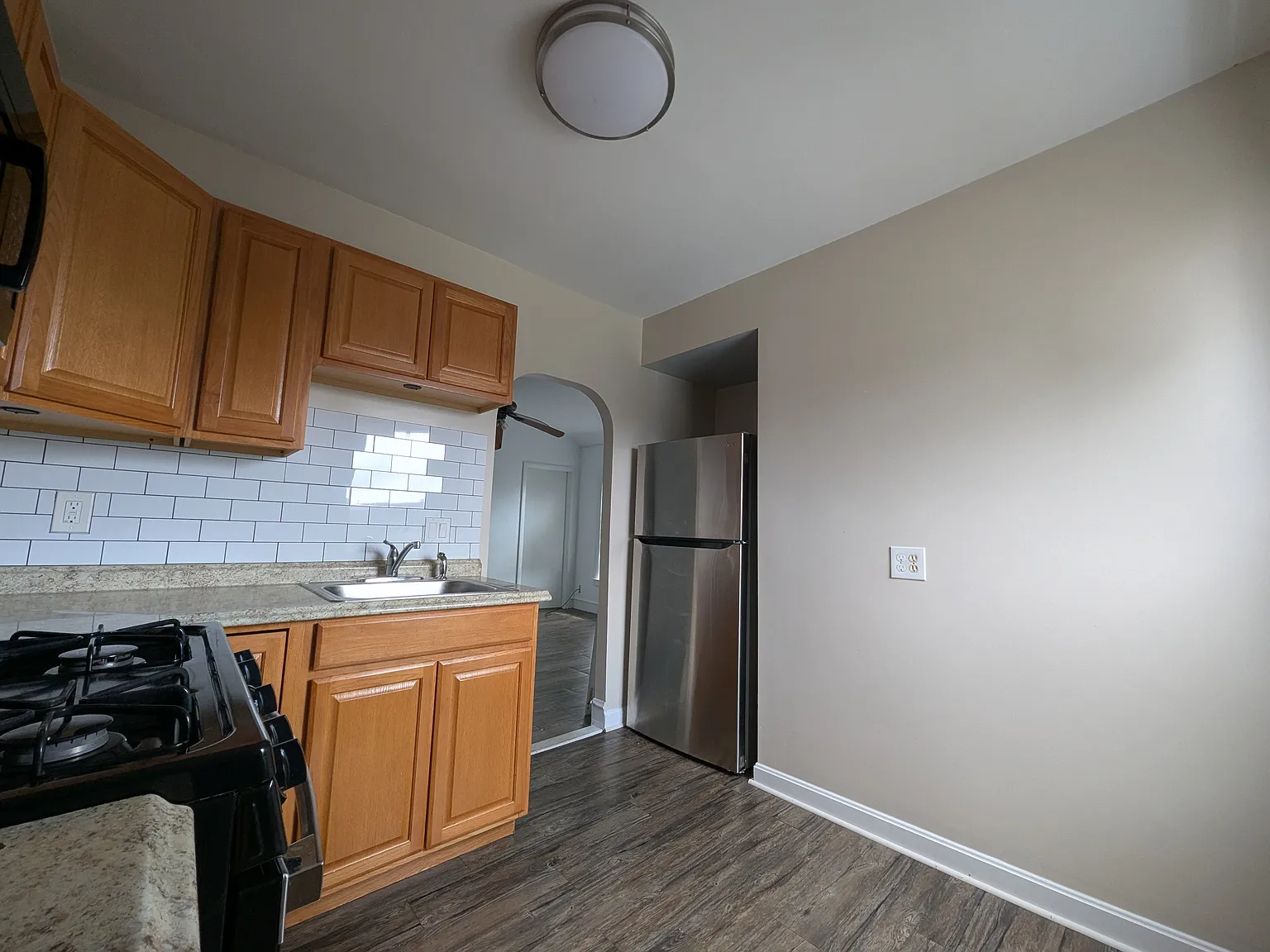 165 Smith St — Photo 4