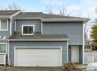 1230 Hope St APT 7, Stamford, CT 06907