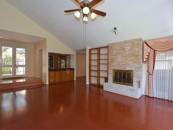 4th image of 12330 Meadow Lake Dr