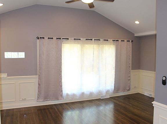 3rd image of 4822 S Leclaire Ave