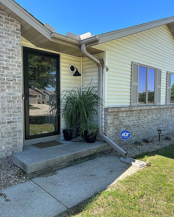 1st image of 4008 Sandstone Dr