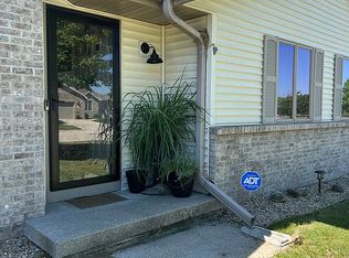 4008 Sandstone Dr, Janesville, WI 53546