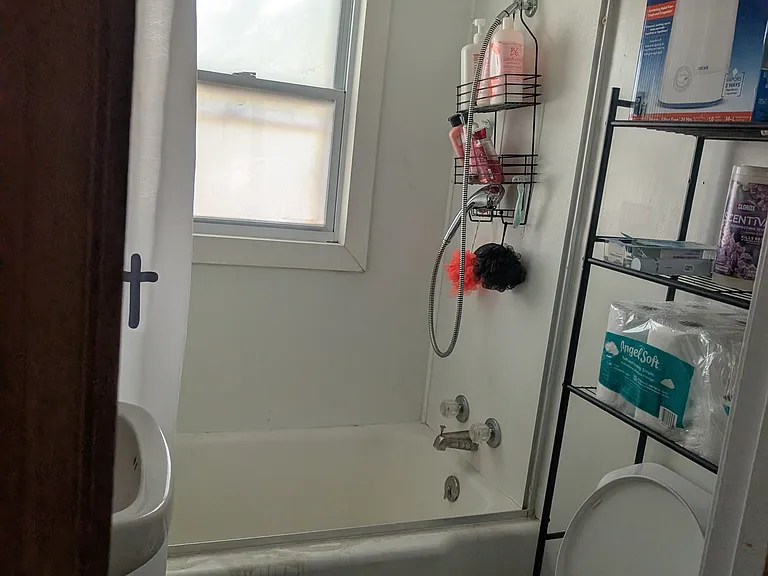 206 Ash St #D — Photo 1