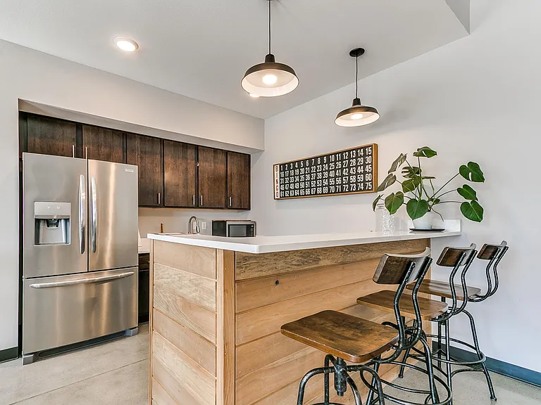 120 Jade St — Photo 31