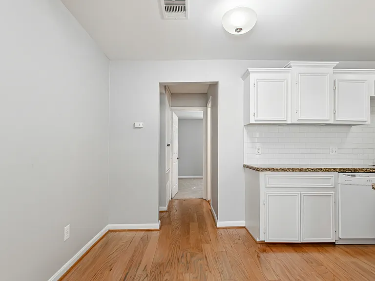 4931 Junius St #8 — Photo 22