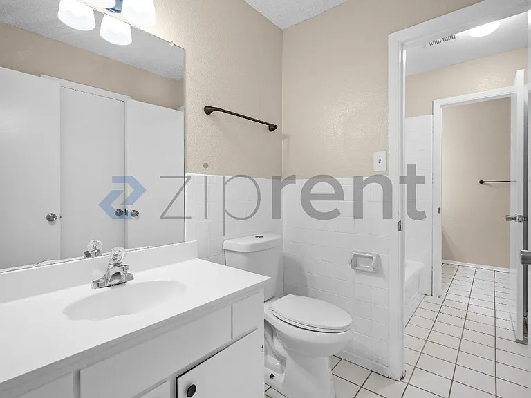 3224 Dreeben Dr #101 — Photo 10