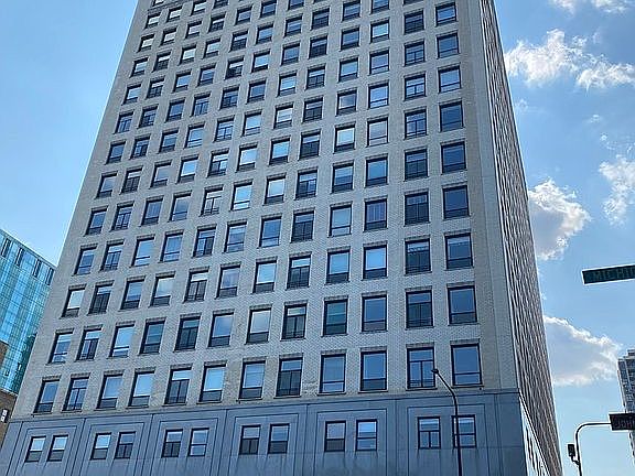 2nd image of 910 S Michigan Ave APT 719