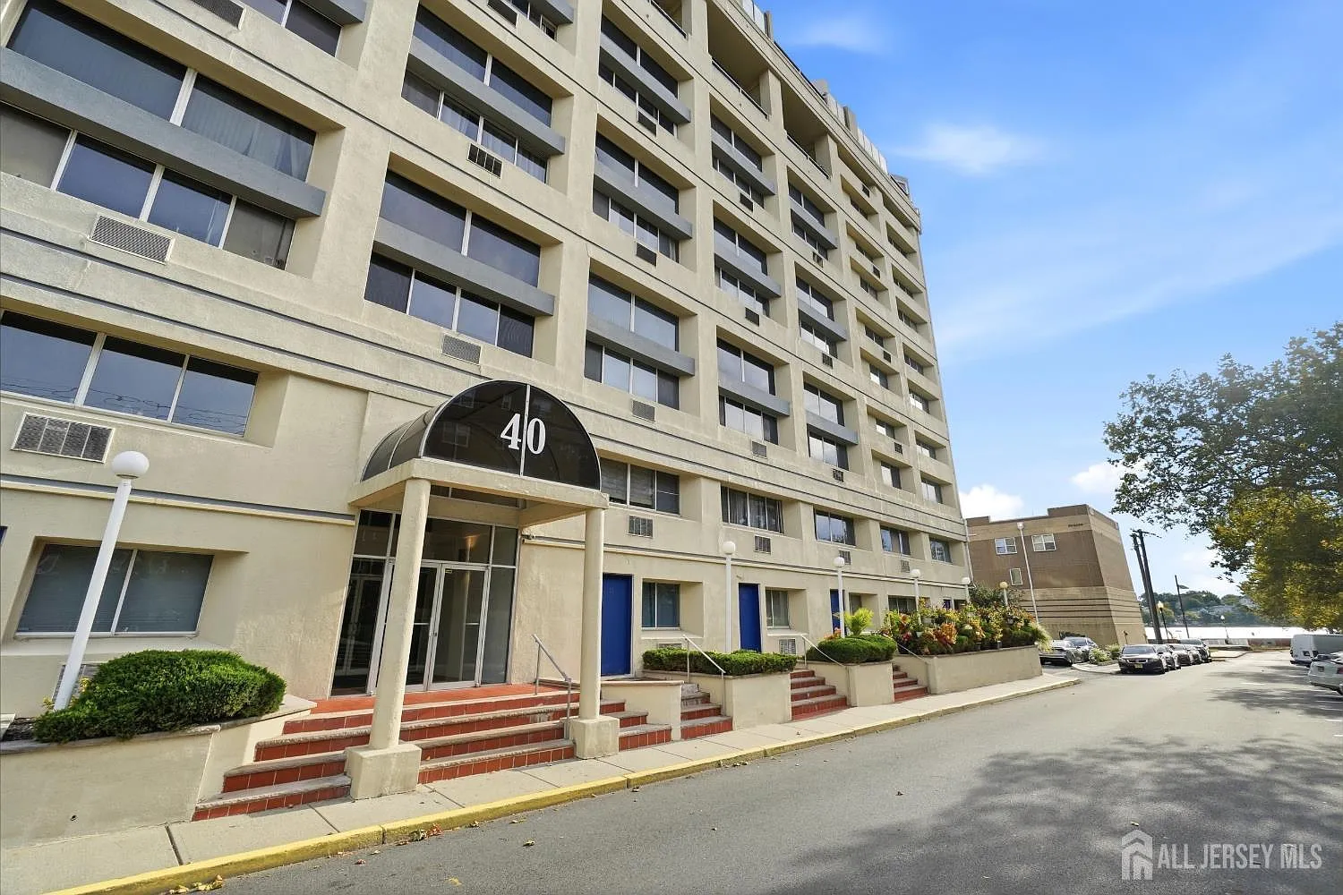 2 bed, 1.5 bath, 596 sqft, $2,800 — Photo 1