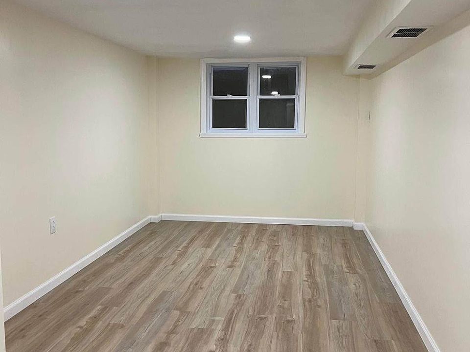 1st image of 3302 Fish Ave Floor Basement