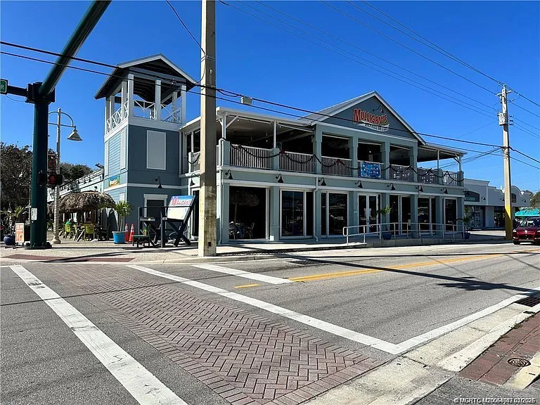 378 NE Wharfs Way — Photo 36