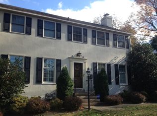 513 Midland Cir, Wayne, PA 19087