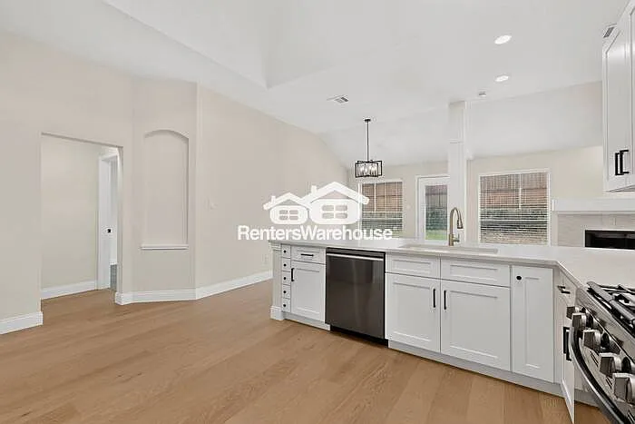 9113 Warren Dr — Photo 19