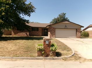 2806 S Estate Dr, El Reno, OK 73036