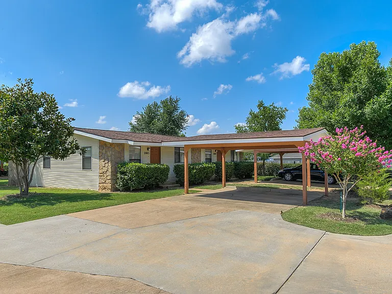 Norman Apartments — Photo 67