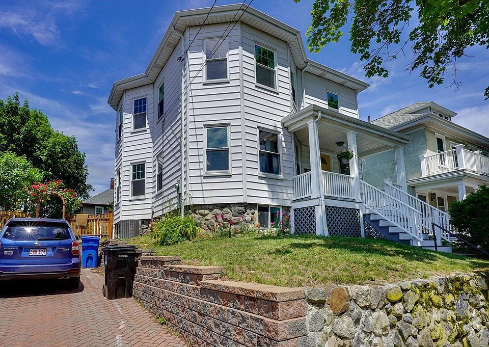 1st image of 7 Vincent Ave