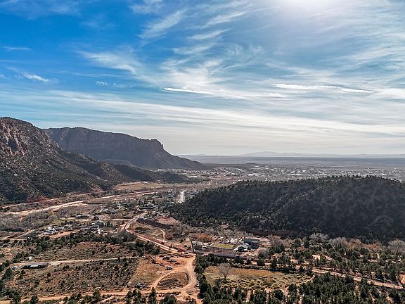 5th image of 1542 Water Canyon Rd