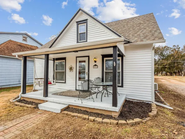 511 N Garfield St, Cheney, KS 67025