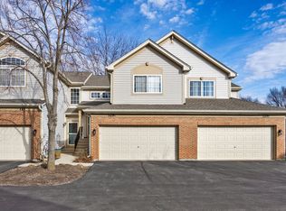 129 Southwicke Dr #B, Streamwood, IL