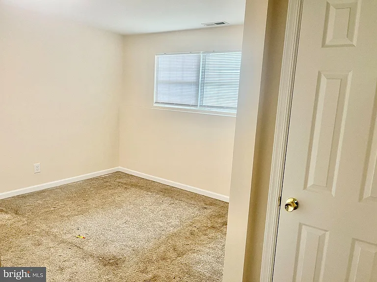 380 Sollers Wharf Rd — Photo 14