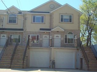 110 Townsend Ave, Staten Island, NY 10304