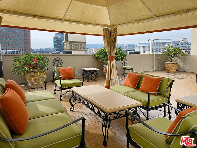 10795 Wilshire Blvd #304 — Photo 8