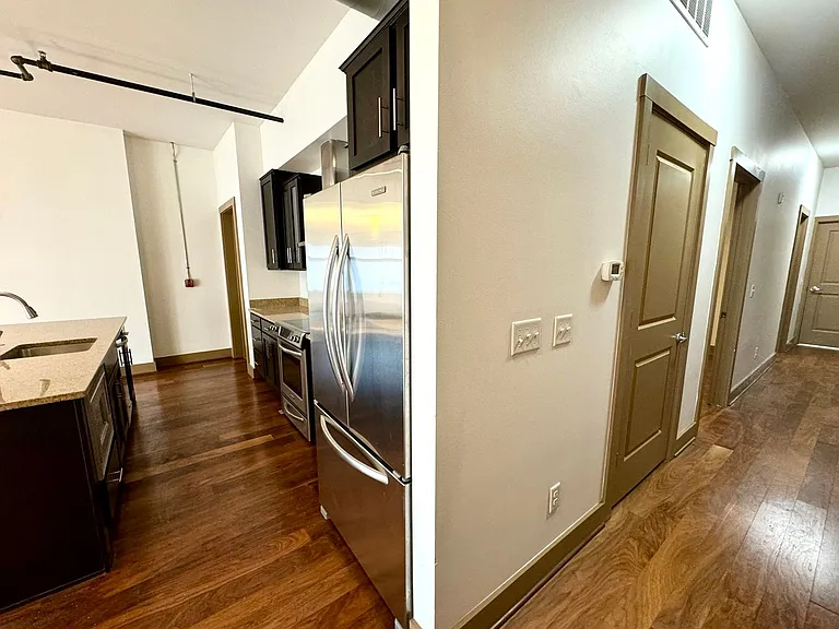 641 Walnut St Apartments — Photo 23