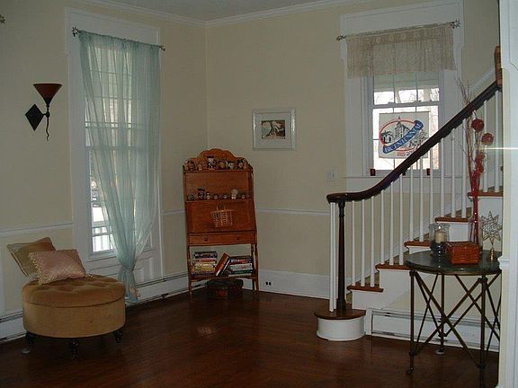 5th image of 104 S Church St