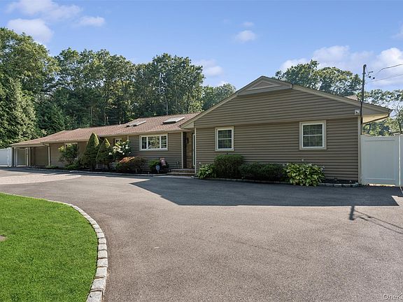 3rd image of 3 Beltane Drive