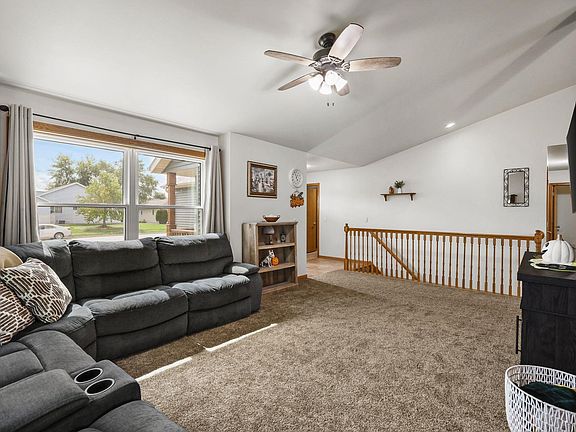 3rd image of 141 Shawn Ave