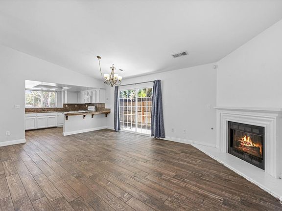 4th image of 589 Arkelian Ave
