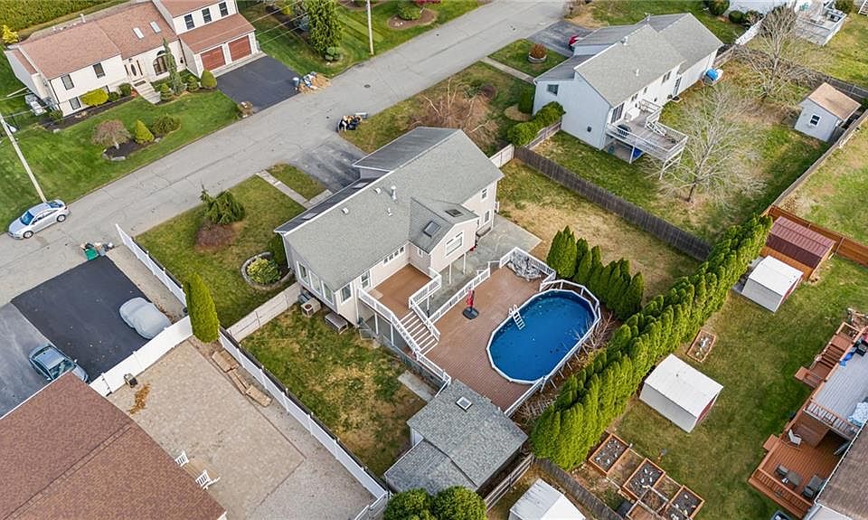 1st image of 3 Hamilton Dr