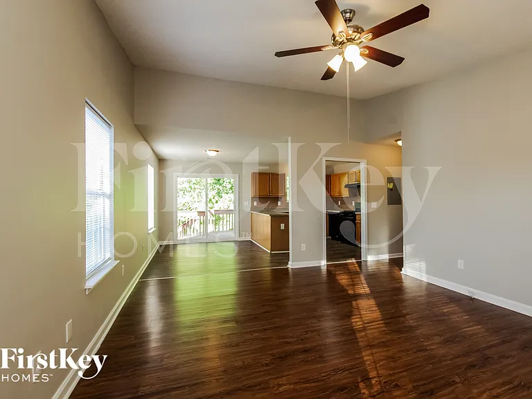 812 Silver Ct — Photo 5