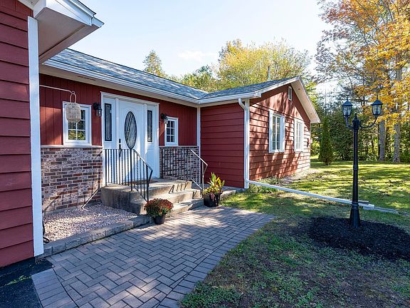2nd image of 268 Cambridge Mountain Rd