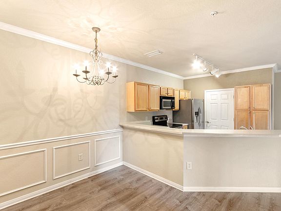 2nd image of 285 Old Village Center Cir Unit 5207