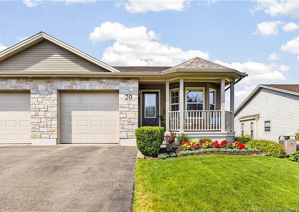 1st image of 20 Thornhill Cres