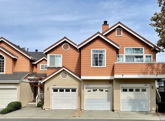 2nd image of 33 Manchester Lane #8
