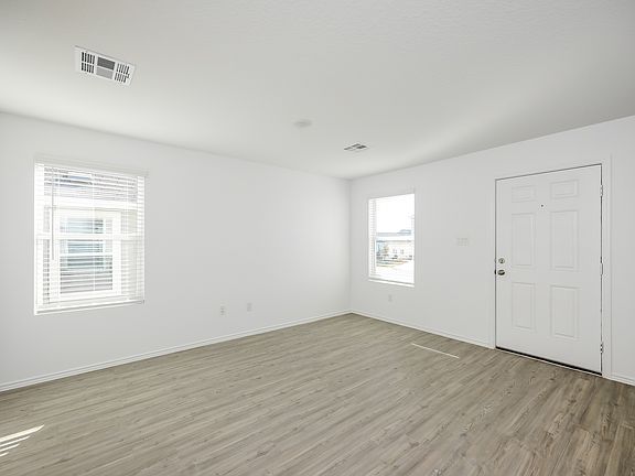 5th image of 8215 Piedra Medina